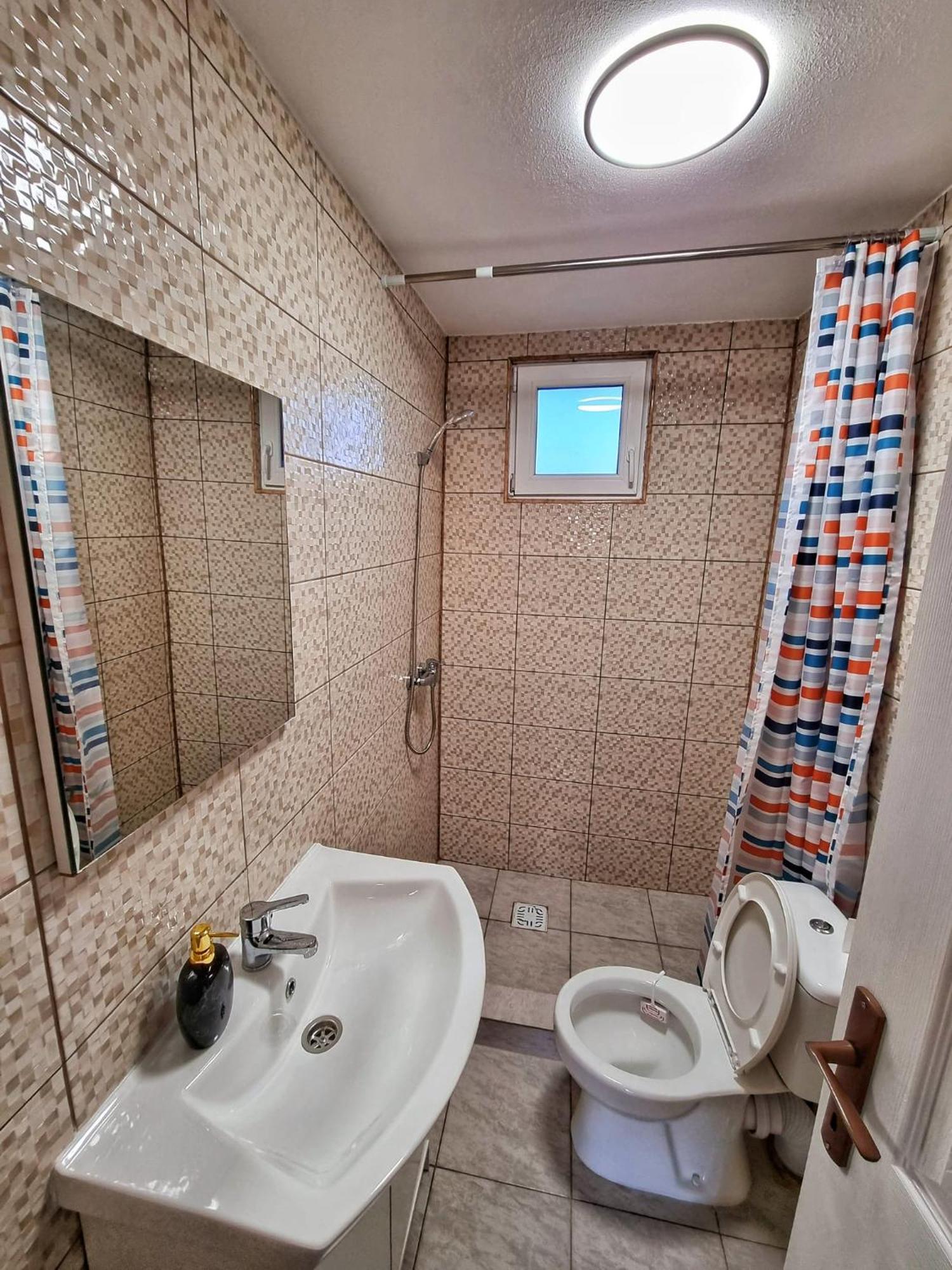 Cabana Varad Coronini Moldova Veche エクステリア 写真
