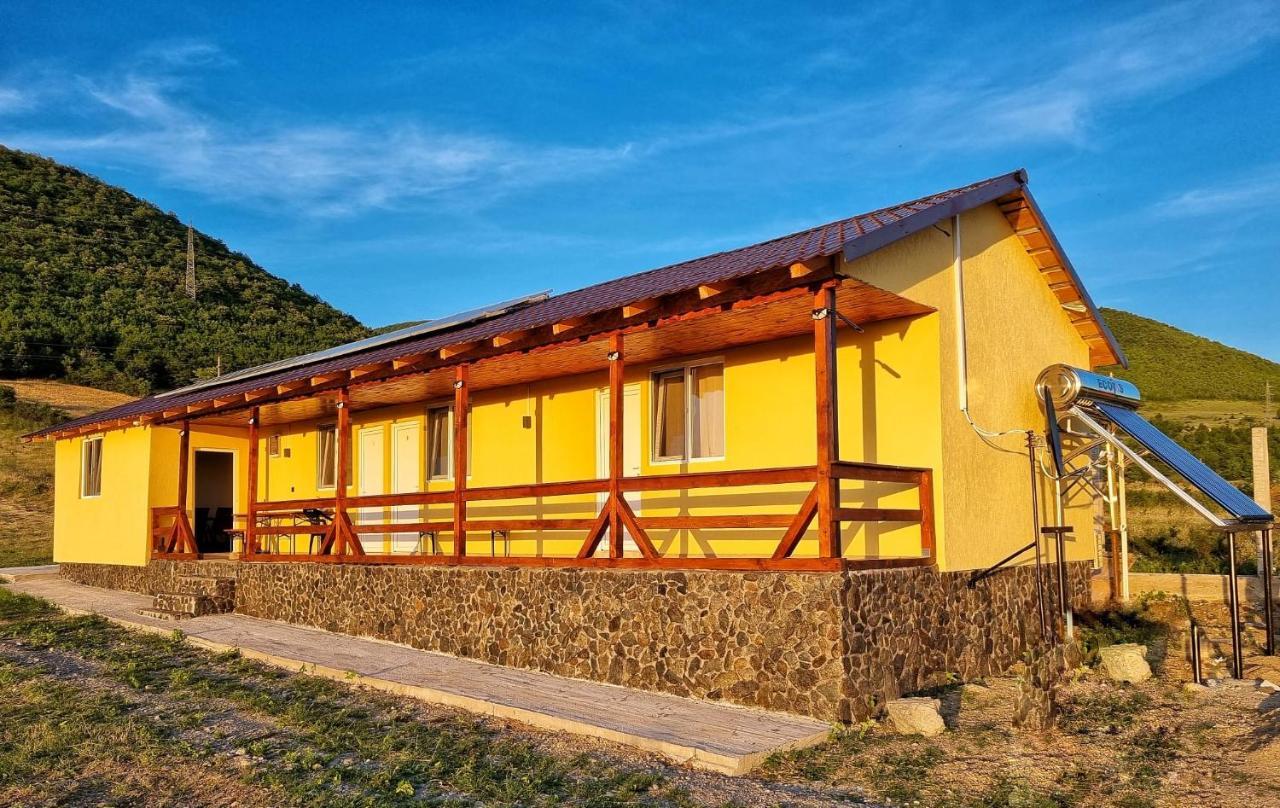 Cabana Varad Coronini Moldova Veche エクステリア 写真