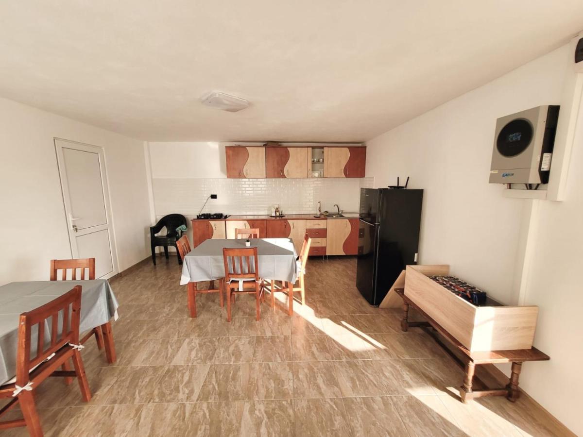 Cabana Varad Coronini Moldova Veche エクステリア 写真