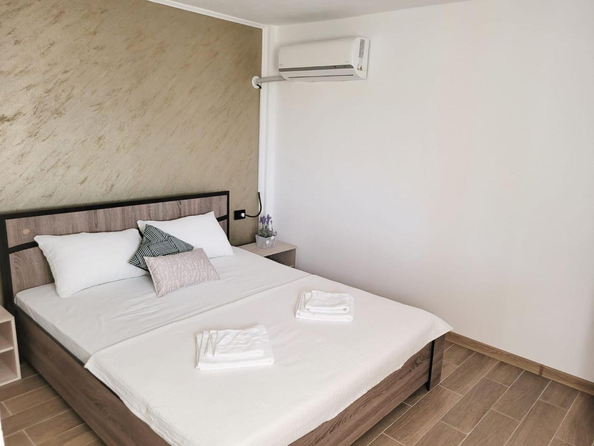 Cabana Varad Coronini Moldova Veche エクステリア 写真